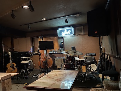 中
