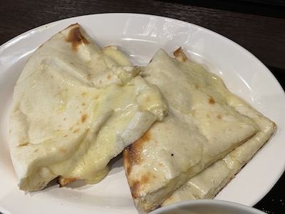 チーズナン
