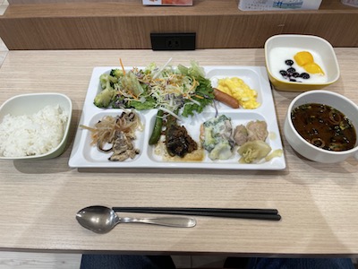 朝食