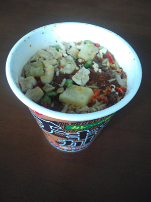 チキンカレーカップ麺2