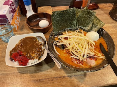 ラーメンと小カレー1