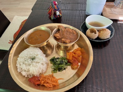 ネパールカレーとダル1