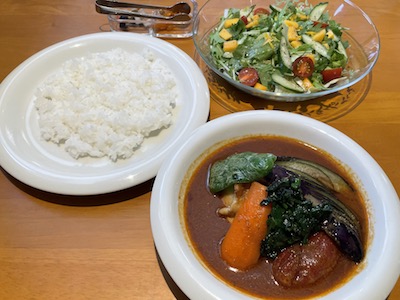 チキン野菜のカリー1