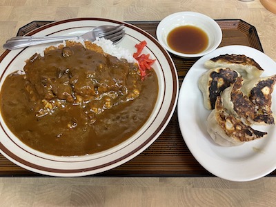 カツカレーと餃子1