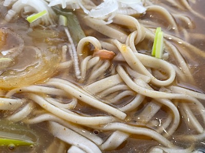 カレーそばとサラダ5