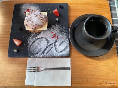 ケーキとコーヒー2