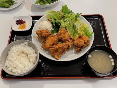 鶏の唐揚げ定食1