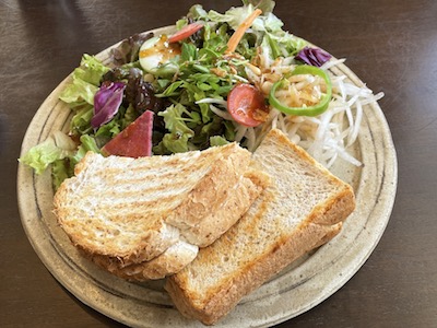 サンドイッチとコーヒー2