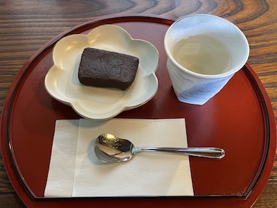 梅昆布茶とチョコ羊羹