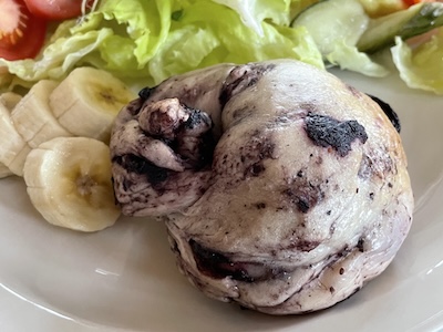 ブルーベリーチーズベーグル2